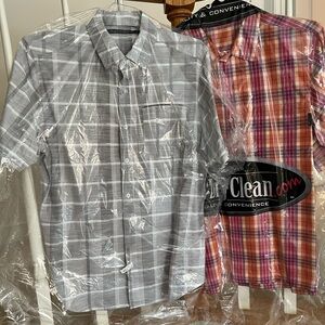 Pair Men’s short sleeve button down shirts (M)
